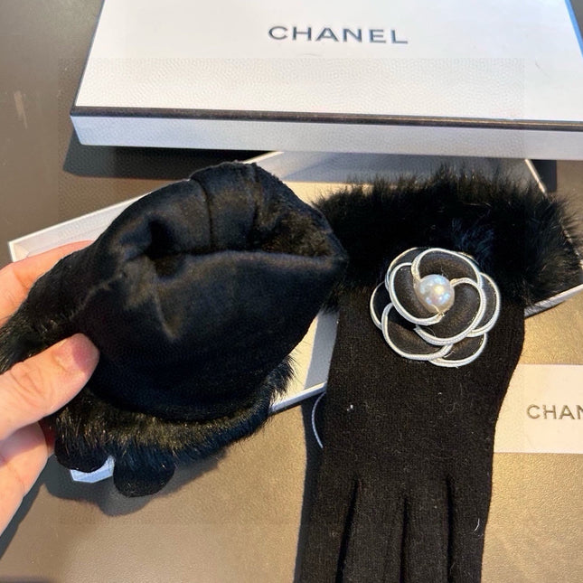 GLOVES IN BLACK WOOL WITH RABBIT FUR 439141