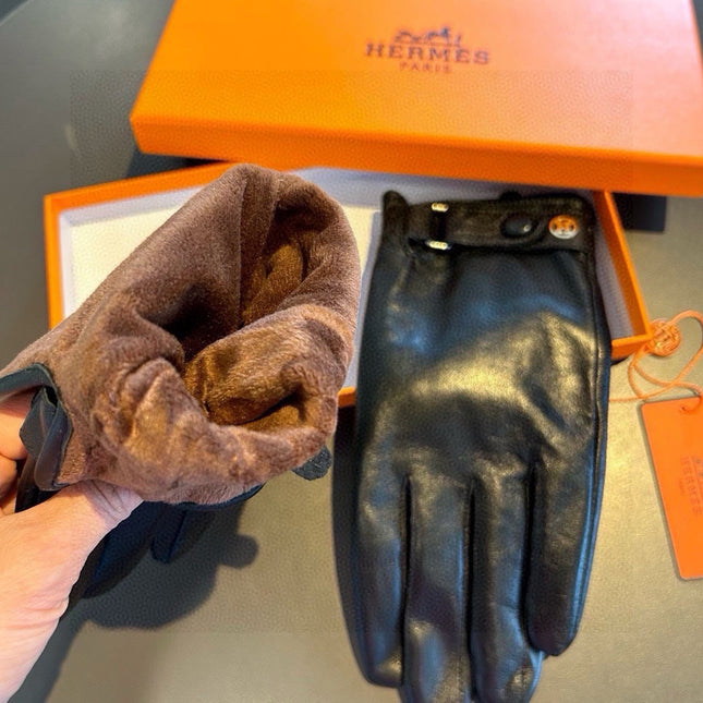 GLOVES WITH BUTTON IN BLACK SHEEPSKIN WITH LAMB FUR LINING