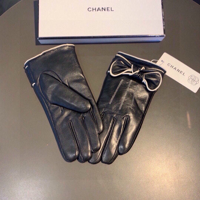 GLOVES IN BLACK LAMBSKIN 462262