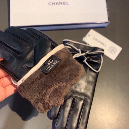 GLOVES IN BLACK LAMBSKIN 462262