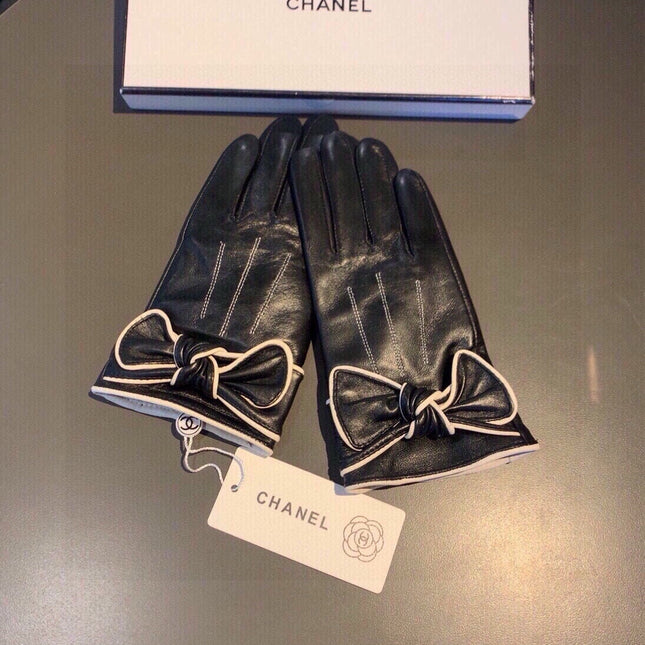 GLOVES IN BLACK LAMBSKIN 462262