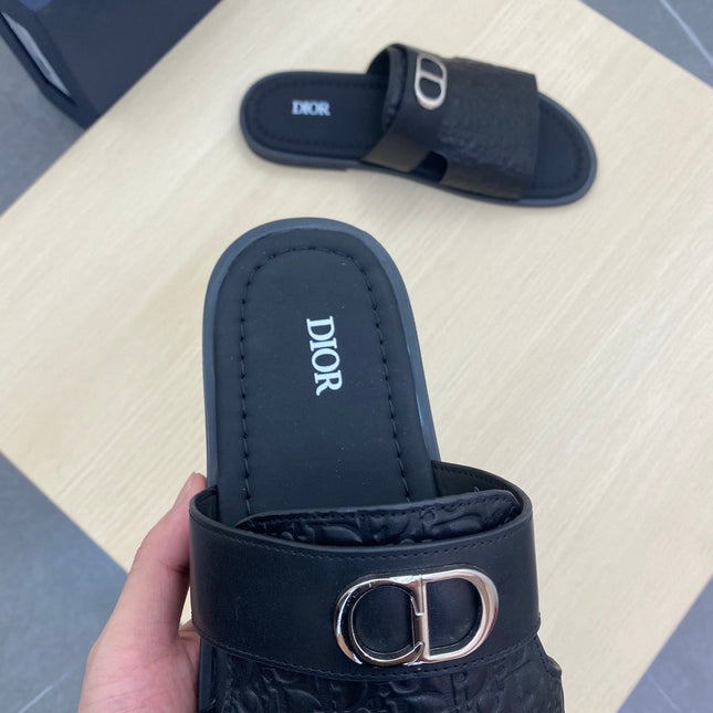 CD SYMBOL SLIDE CUT SANDAL BLACK CALSKIN