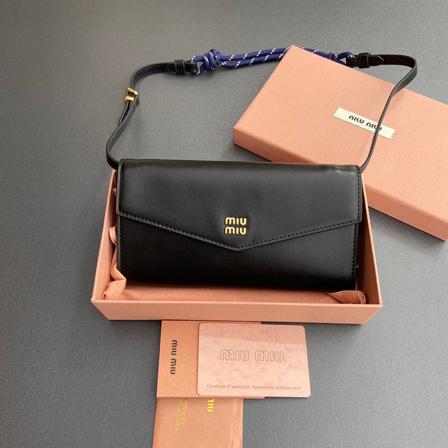 MICRO BAG 19 IN BLACK SMOOTH CALFSKIN