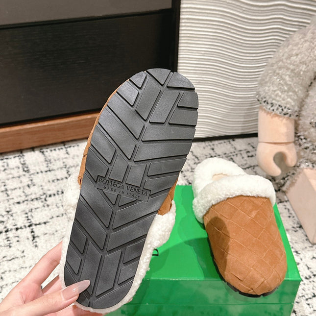 REGGIE SLIPPER IN BRONZE BROWN SUEDE AND SHEARLING LINING