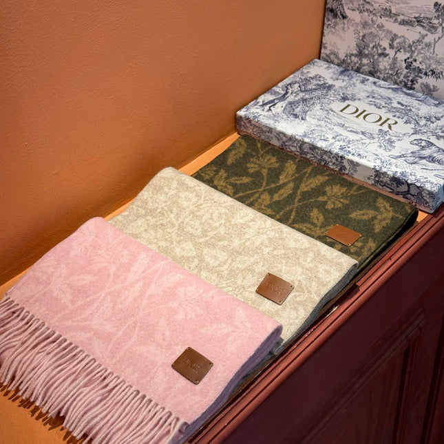 SCARF 180 CM IN OLIVE GREEN MONOGRAM CASHMERE 394642