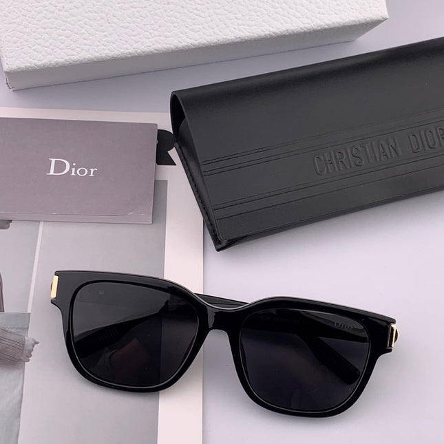 MONTAIGNE SUNGLASS CD6113 IN ACETATE