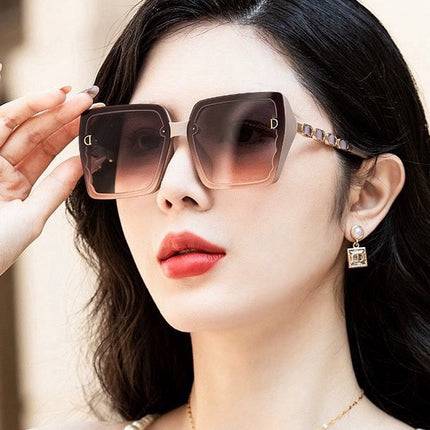 MONTAIGNE SUNGLASS CD5302 IN ACETATE EMBOSSED LOGO