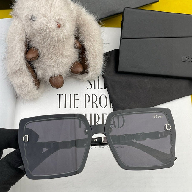 MONTAIGNE SUNGLASS CD5302 IN ACETATE EMBOSSED LOGO