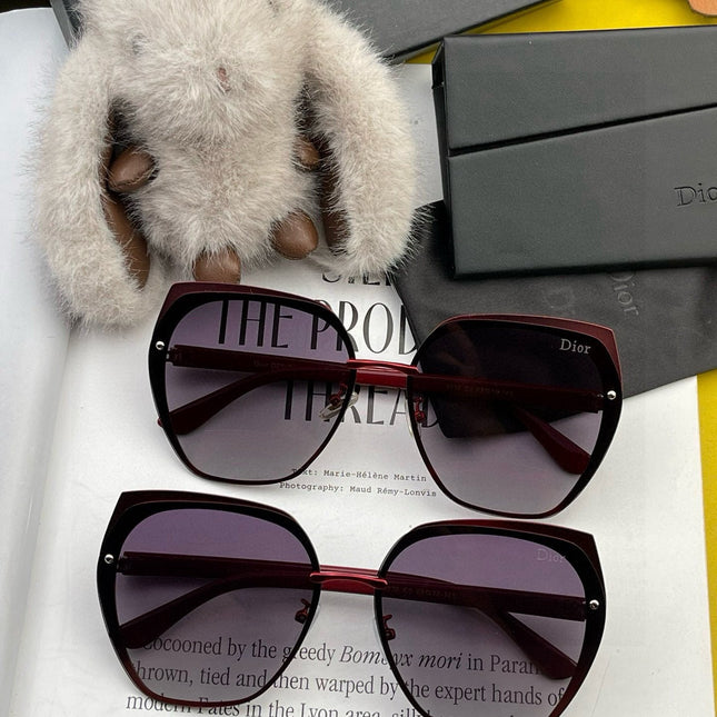 MONTAIGNE SUNGLASS CD3192 IN RED ACETATE