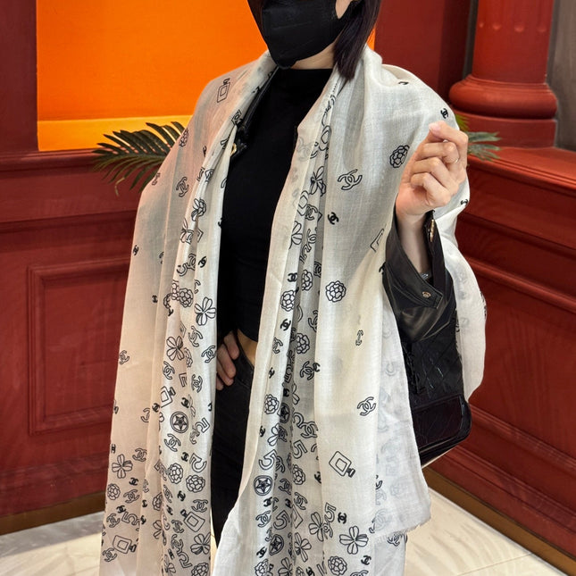 CHANEL 25S SCARF 200 IN CASHMERE 727296