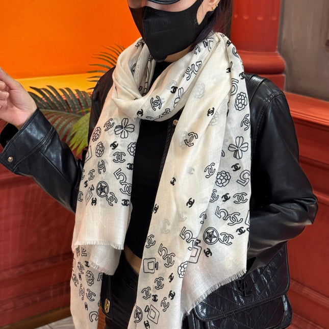 CHANEL 25S SCARF 200 IN CASHMERE 727296