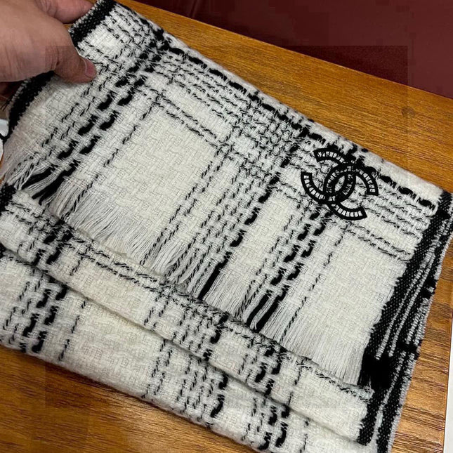 CHANEL 25S SCARF 185 IN CASHMERE 730559