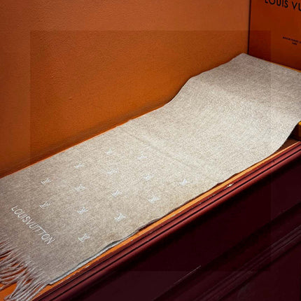 LV SCARF 180 CM IN CASHMERE 730568