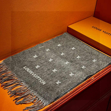 LV SCARF 180 CM IN CASHMERE 730576