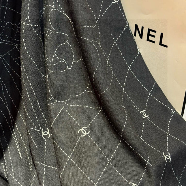 CHANEL 25S SCARF 140 IN SILK 735800