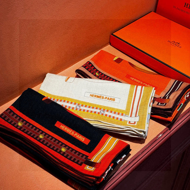 HERMES 25S SCARF 140 IN SILK AND CASHMERE 735808