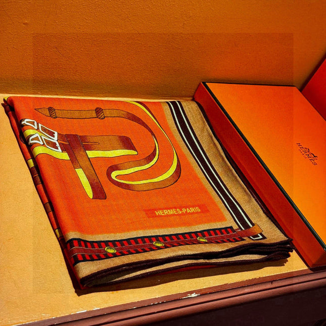 HERMES 25S SCARF 140 IN SILK AND CASHMERE 735809