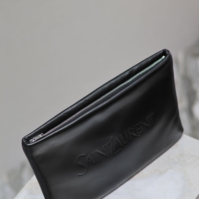 POUCH 30 IN BLACK CALFSKIN WITH EMBOSSED LOGO
