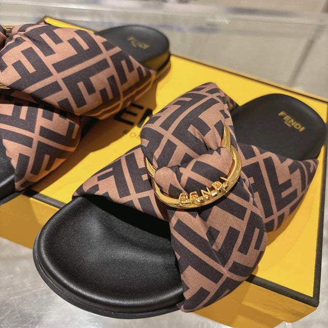 FF KNOT SLIDE SANDALS IN BROWN FABRIC