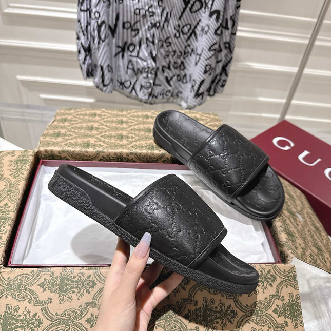 SANDALS 25S IN BLACK LAMBSKIN EMBOSSED LOGO