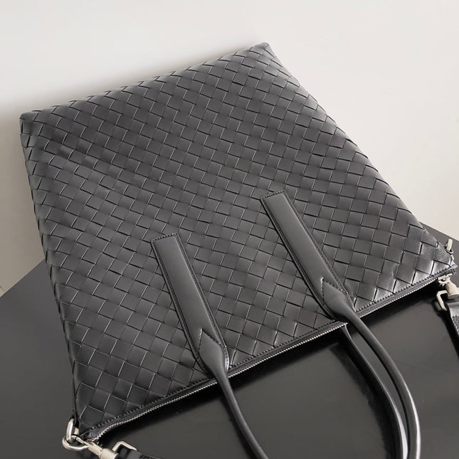 BOTTEGA VENETA 25S ANDIAMO LARGE INTRECCIATO 39 IN BLACK CALFSKIN