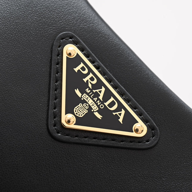 DUMPLING BAG 30 IN BLACK CALFSKIN