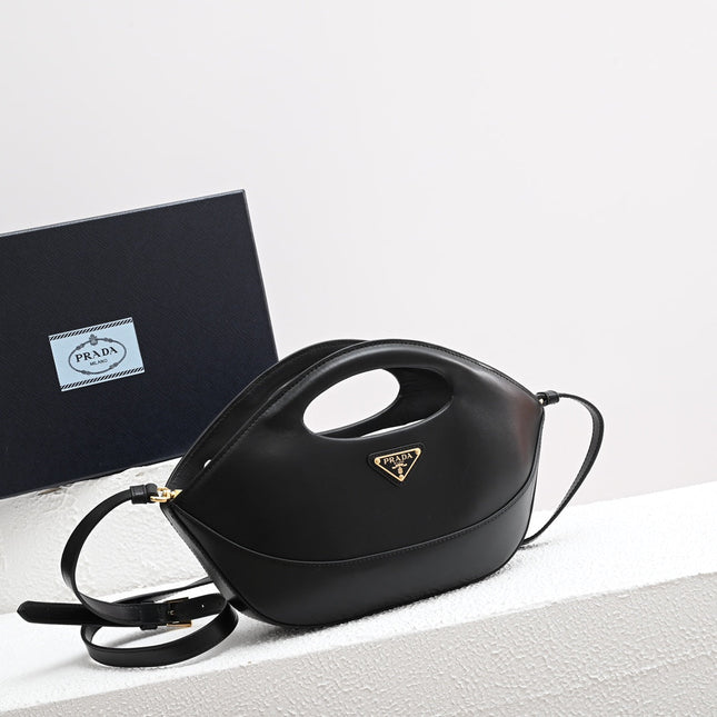 DUMPLING BAG 30 IN BLACK CALFSKIN