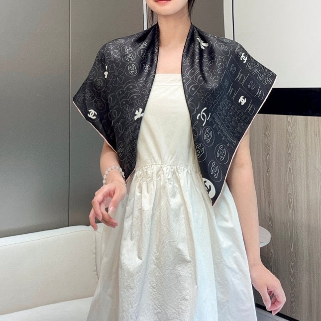 CHANEL 25S SCARF 90 IN SILK 724783