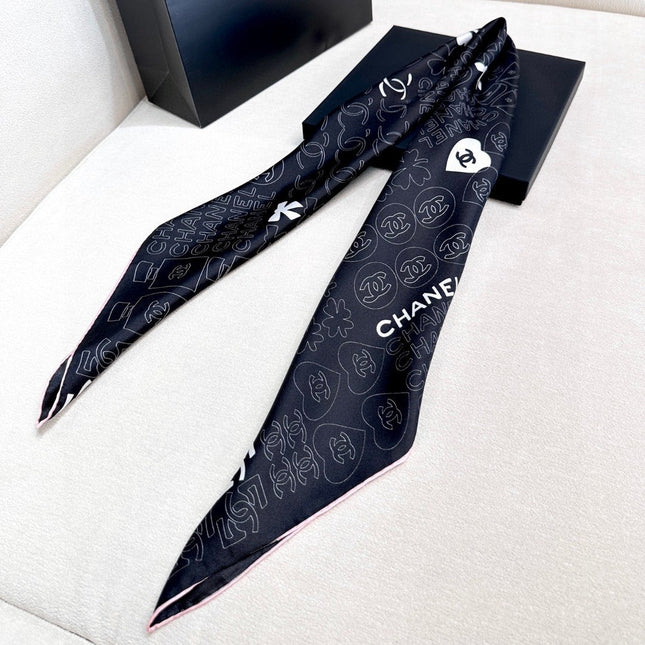CHANEL 25S SCARF 90 IN SILK 724783