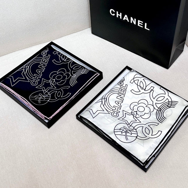 CHANEL 25S SCARF 90 IN TWILL SILK 740295