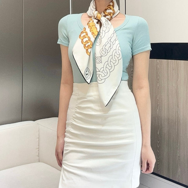 CHANEL 25S SCARF 90 IN SILK 729043