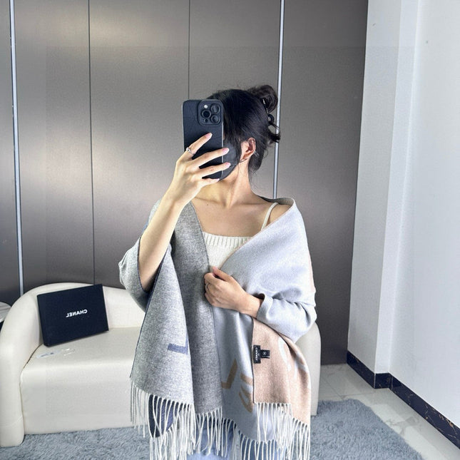 CHANEL 25S SCARF 180 IN CASHMERE 724825