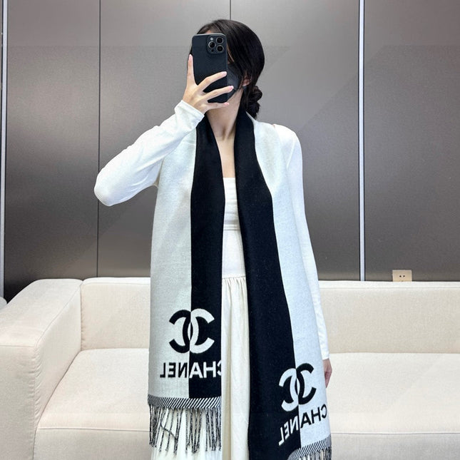CHANEL 25S SCARF 184 IN MERINO WOOL 727324