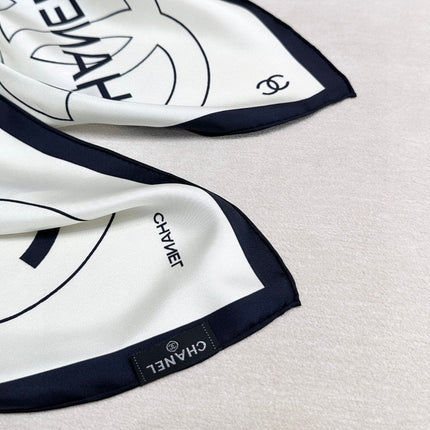 CHANEL 25S SCARF 90 IN SILK 730653