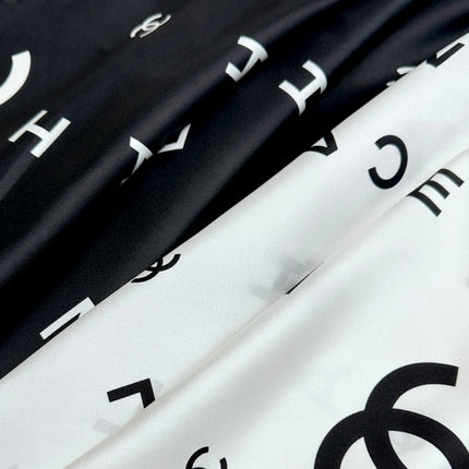 CHANEL 25S SCARF 90 IN SILK 720005