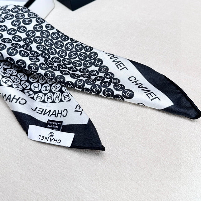 CHANEL 25S SCARF 90 IN SILK 732108