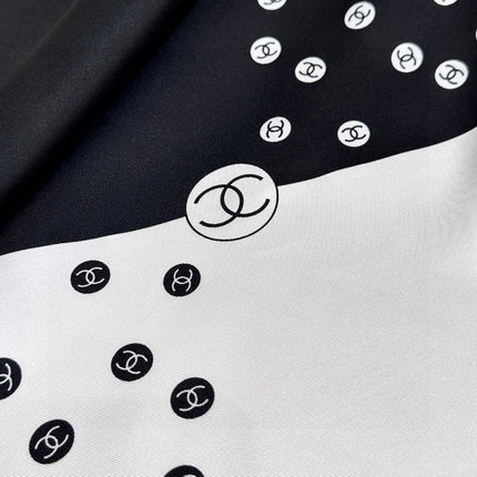 CHANEL 25S SCARF 90 IN SILK 732108