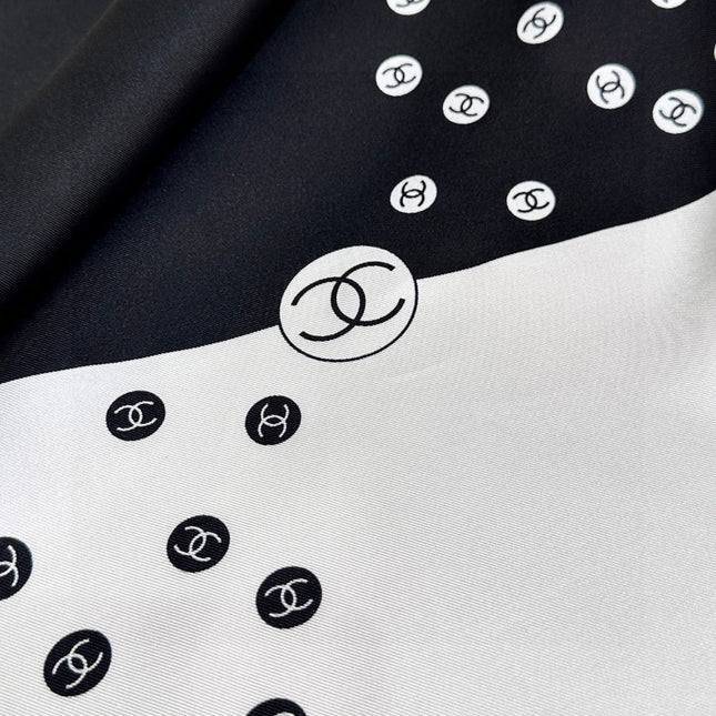 CHANEL 25S SCARF 90 IN SILK 732108
