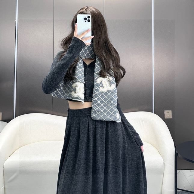 CHANEL 25S SCARF 185 IN CASHMERE 721524