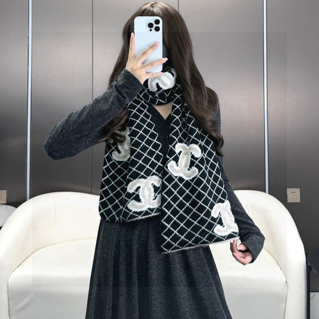 CHANEL 25S SCARF 185 IN CASHMERE 721525