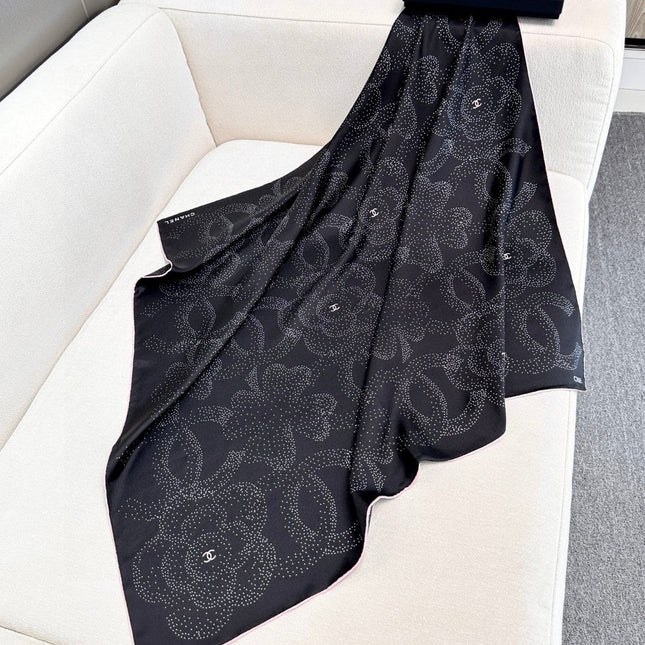 CHANEL 25S SCARF 90 IN SILK 730643