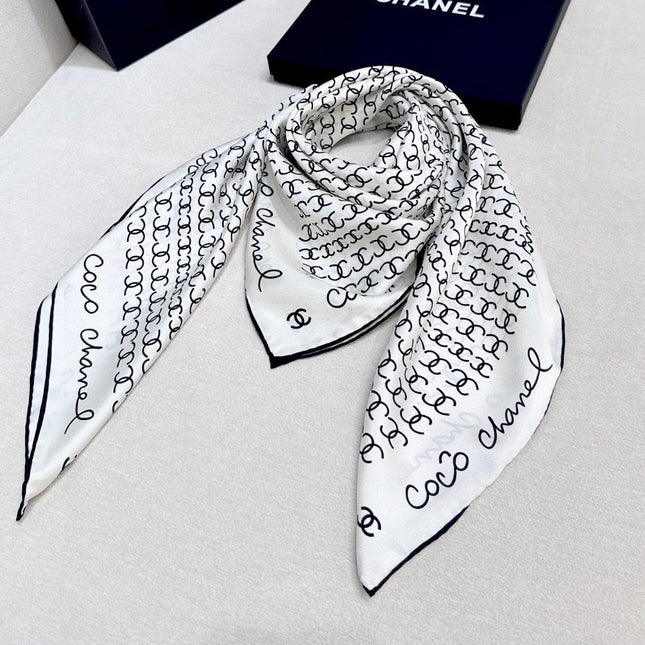 CHANEL 25S SCARF 90 IN SILK 732138