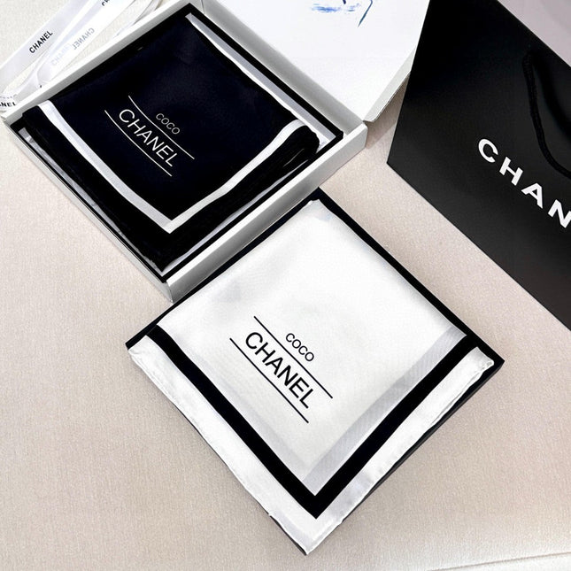 CHANEL 25S SCARF 90 IN SILK 732131