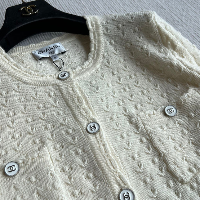 Chanel 25P Cardigan Beige Cashmere 220196
