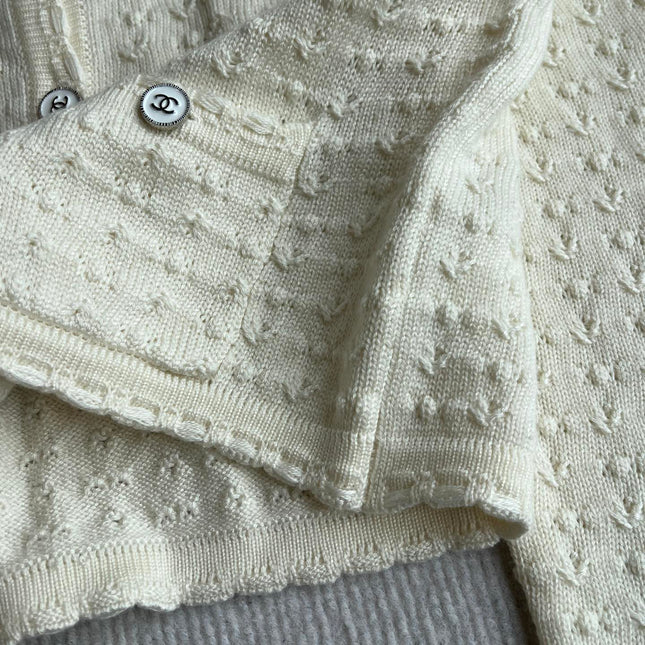 Chanel 25P Cardigan Beige Cashmere 220196