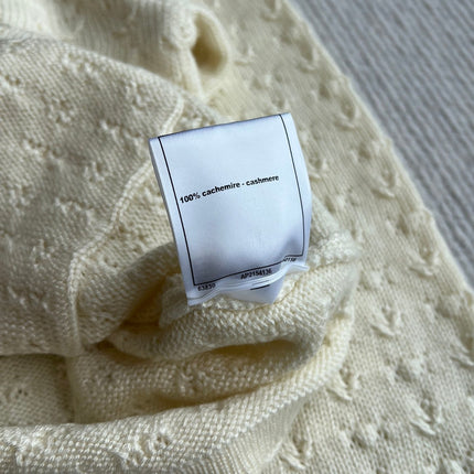 Chanel 25P Cardigan Beige Cashmere 220196