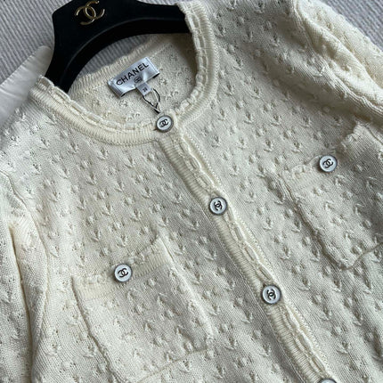 Chanel 25P Cardigan Beige Cashmere 220196