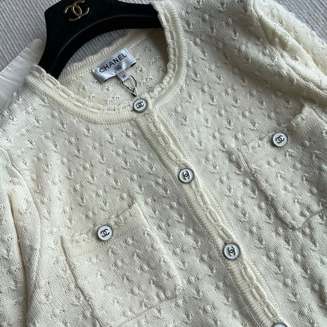 Chanel 25P Cardigan Beige Cashmere 220196