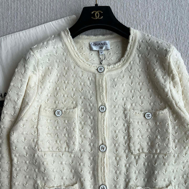 Chanel 25P Cardigan Beige Cashmere 220196