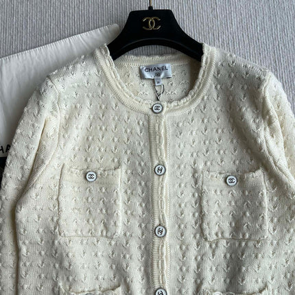 Chanel 25P Cardigan Beige Cashmere 220196